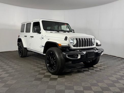 Certified 2025 Jeep Wrangler Unlimited Sahara w/ Safety Group image 10