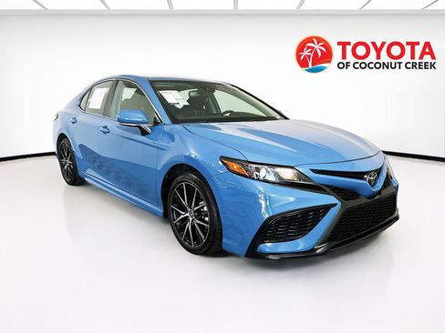 Used 2023 Toyota Camry SE w/ Convenience Package image 1