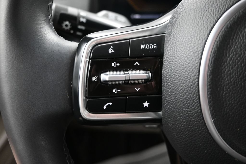 Certified 2026 Kia Carnival EX FWD image 26