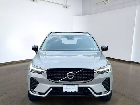 Used 2023 Volvo XC60 B5 Plus AWD/4WD image 2
