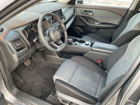 Used 2023 Nissan Rogue SV image 10