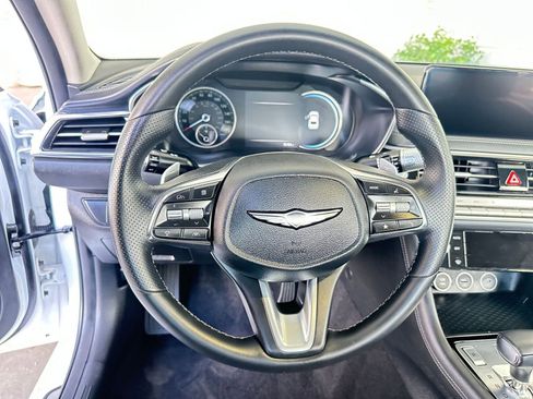 Used 2025 Genesis G70 2.5T image 28