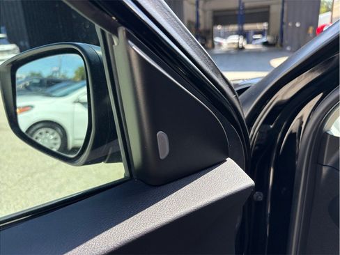 Used 2022 Nissan Kicks S FWD image 16