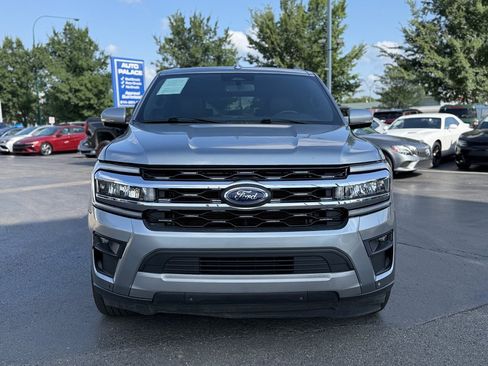 Used 2022 Ford Expedition Max Limited AWD/4WD image 2