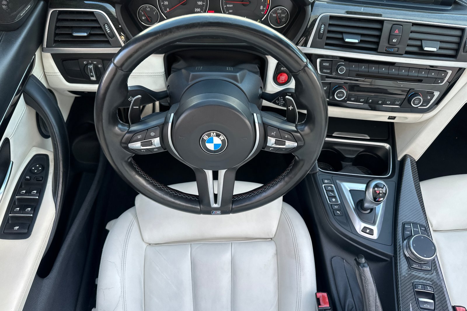 Used 2018 BMW M4 Convertible w/ Executive Package RWD image 17