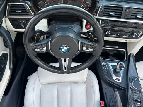 Used 2018 BMW M4 Convertible w/ Executive Package RWD image 17