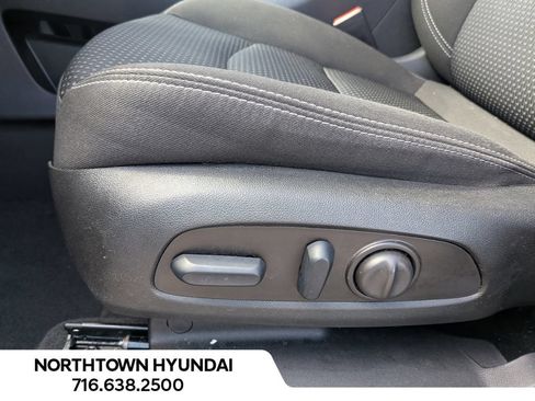 Used 2023 GMC Terrain SLE w/ Driver Convenience Package AWD/4WD image 29