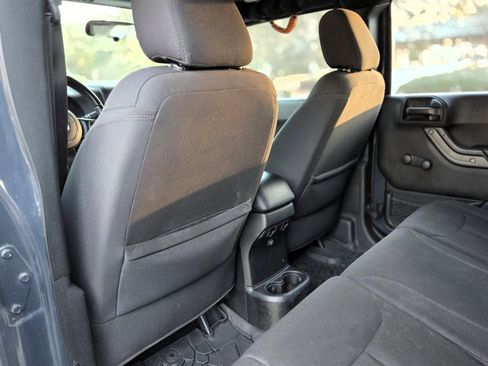 Used 2017 Jeep Wrangler Unlimited Sport w/ Connectivity Group image 30