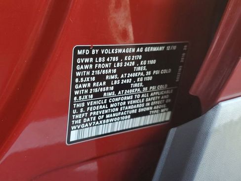 Used 2011 Volkswagen Tiguan S image 30