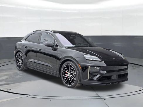 New 2025 Porsche Macan Turbo Electric image 6
