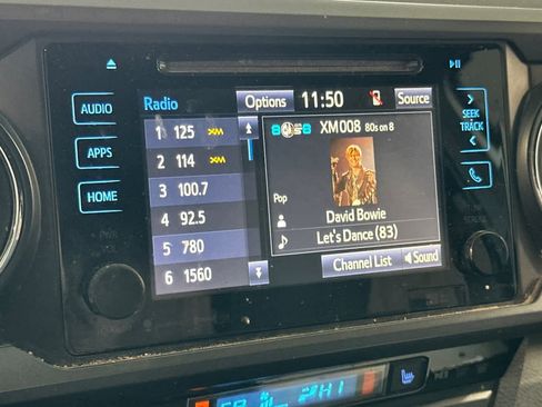 Used 2016 Toyota Tacoma TRD Off-Road w/ Premium & Technology Package image 18