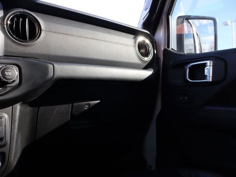 Used 2020 Jeep Wrangler Unlimited Sahara image 46