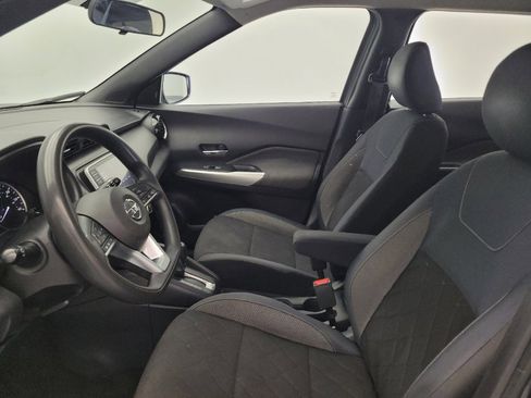 Used 2019 Nissan Kicks SV FWD image 17