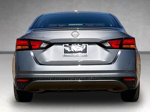 Used 2025 Nissan Altima 2.5 SV FWD image 5