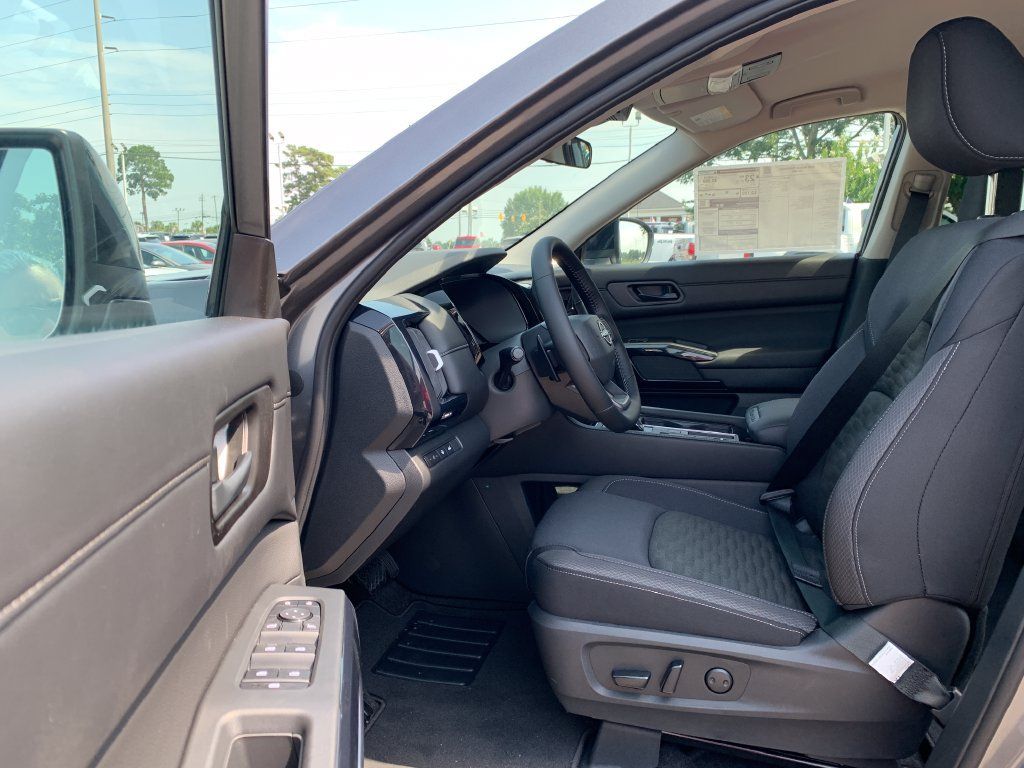 New 2026 Nissan Pathfinder SV w/ Cargo Package FWD image 18