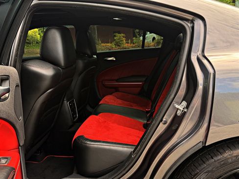 Used 2016 Dodge Charger R/T Scat Pack w/ Beats Audio Group RWD image 10