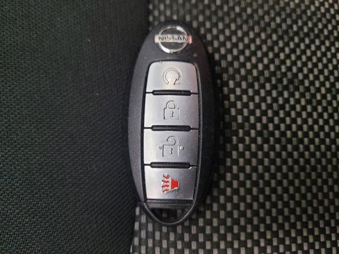 Used 2019 Nissan Pathfinder SV image 32