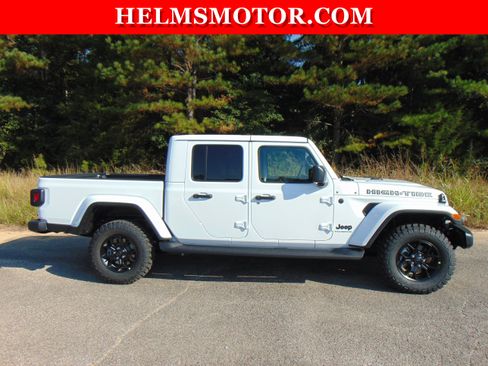 New 2025 Jeep Gladiator Sport image 11