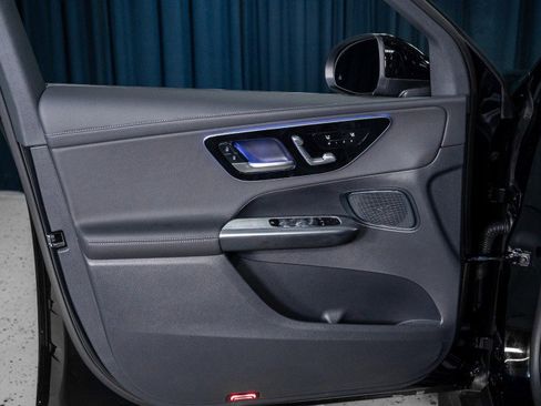 Certified 2025 Mercedes-Benz GLC 300 image 12