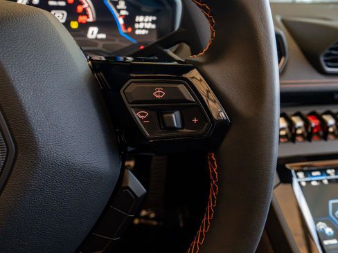Used 2023 Lamborghini Huracan EVO RWD image 42