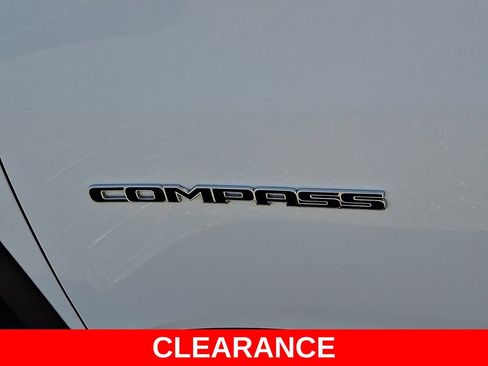 Used 2024 Jeep Compass Latitude AWD/4WD image 29