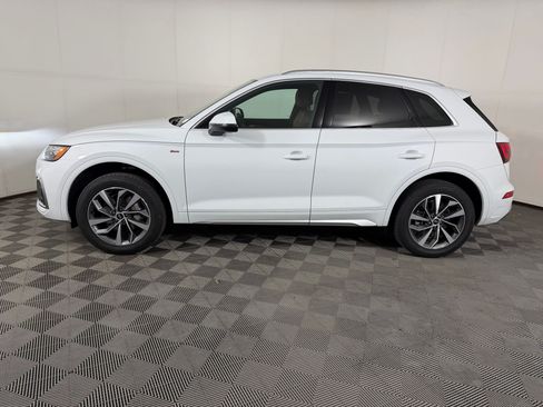Used 2023 Audi Q5 2.0T Premium Plus w/ Premium Plus Package AWD/4WD image 2