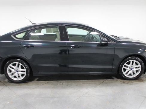 Used 2014 Ford Fusion SE FWD image 11