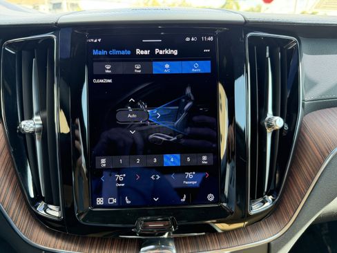 Certified 2023 Volvo XC60 B5 Ultimate w/ Protection Package Premier image 23