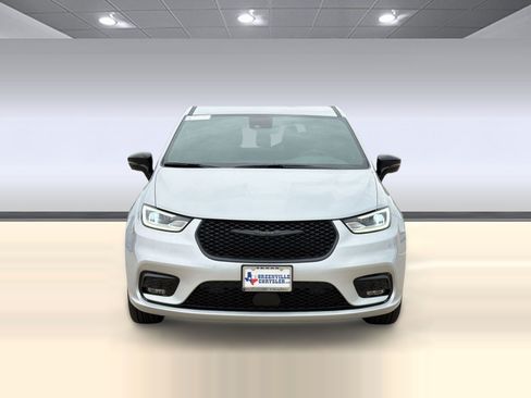 New 2026 Chrysler Pacifica Select w/ S Appearance Package FWD image 6