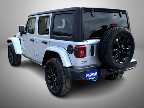 Used 2023 Jeep Wrangler Unlimited Sahara image 7