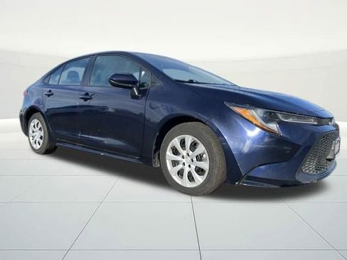 Used 2022 Toyota Corolla LE image 7