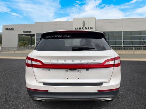 Used 2018 Lincoln MKX Select w/ Select Plus Package FWD image 4