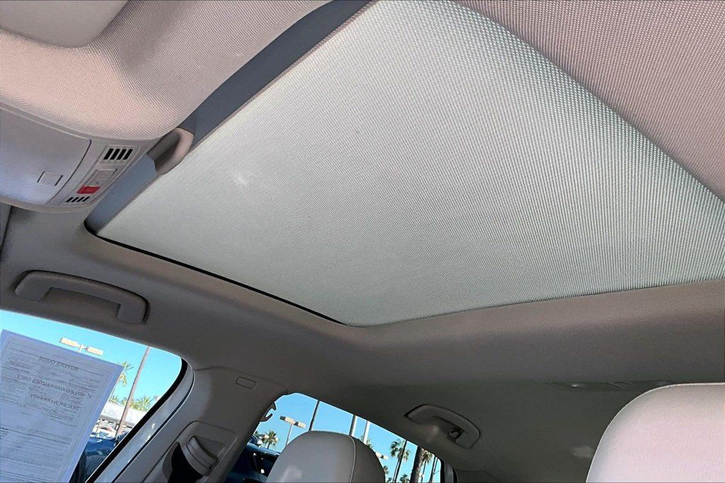 Used 2024 Volkswagen Jetta SE w/ Panoramic Sunroof Package FWD image 12