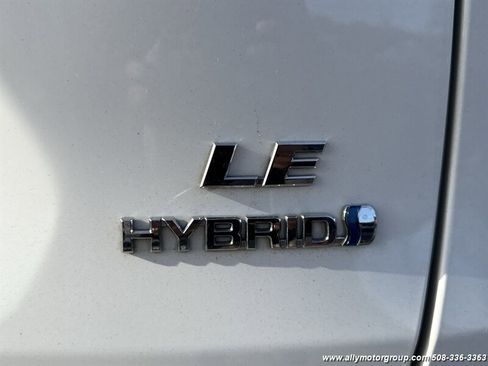 Used 2022 Toyota RAV4 LE image 13
