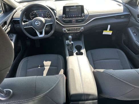 New 2025 Nissan Altima 2.5 SV image 22