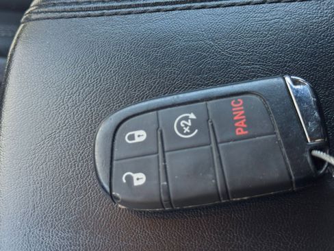 Used 2025 Jeep Compass Limited AWD/4WD image 14