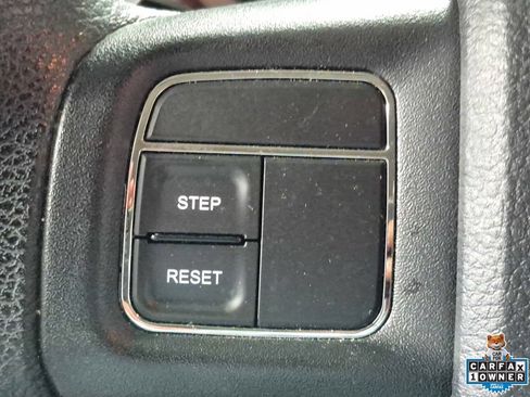 Used 2014 Dodge Grand Caravan SXT FWD image 12