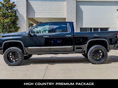 Used 2026 Chevrolet Silverado 2500 High Country w/ High Country Premium Package AWD/4WD image 6