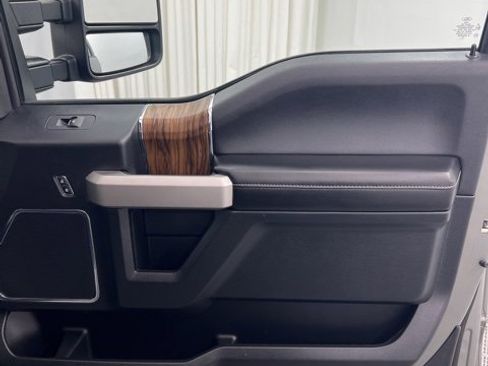 Used 2019 Ford F150 Lariat w/ Equipment Group 502A Luxury image 18