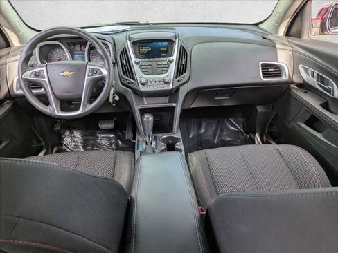 Used 2017 Chevrolet Equinox LT image 16