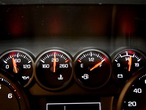 Used 2020 Chevrolet Silverado 2500 Custom w/ Custom Value Package AWD/4WD image 21