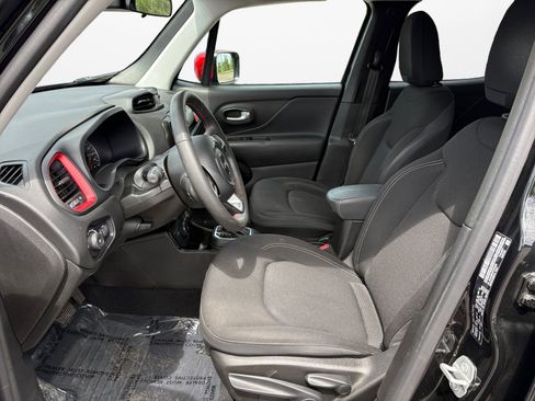 Used 2023 Jeep Renegade Latitude AWD/4WD image 9