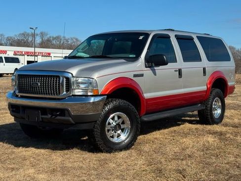 Used 2003 Ford Excursion XLT image 2