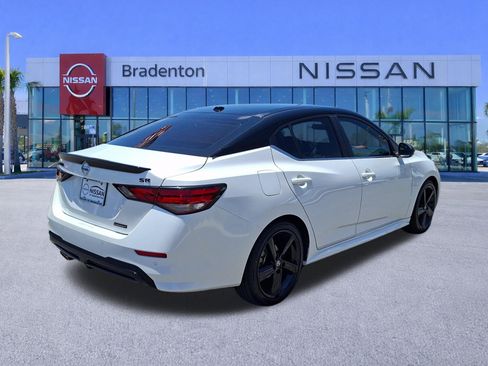 Used 2023 Nissan Sentra SR w/ Midnight Edition Package FWD image 5