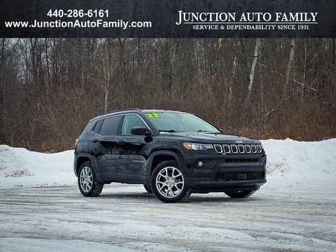 Used 2022 Jeep Compass Latitude image 1