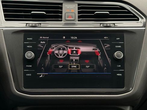 Used 2021 Volkswagen Tiguan SE image 33