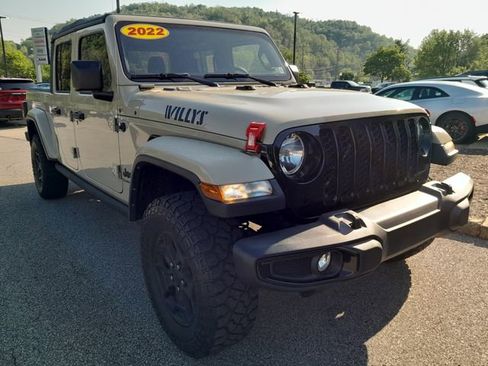 Used 2022 Jeep Gladiator Sport AWD/4WD image 3