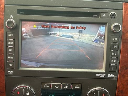 Used 2013 Chevrolet Suburban LTZ image 21