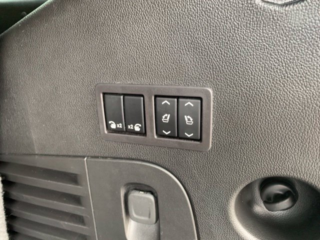 Used 2018 Cadillac Escalade Platinum AWD/4WD image 6
