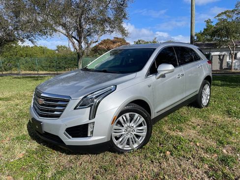 Used 2017 Cadillac XT5 Premium Luxury image 2